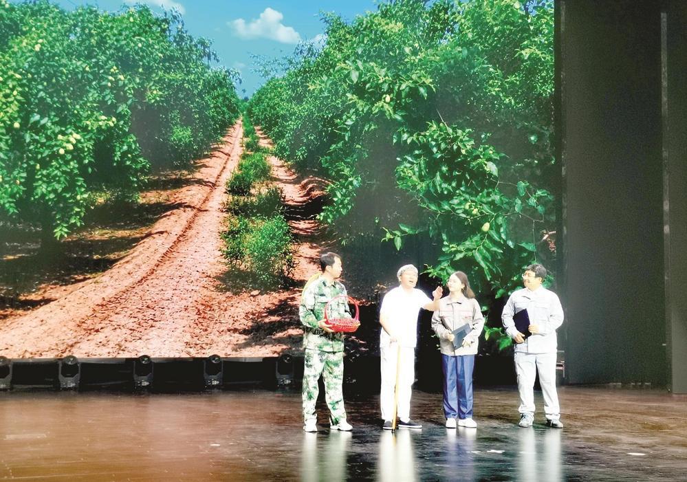 舞台剧《薪火二师》巡演走进邯郸 在邯郸道上演冀疆情谊 - 丹捷文创